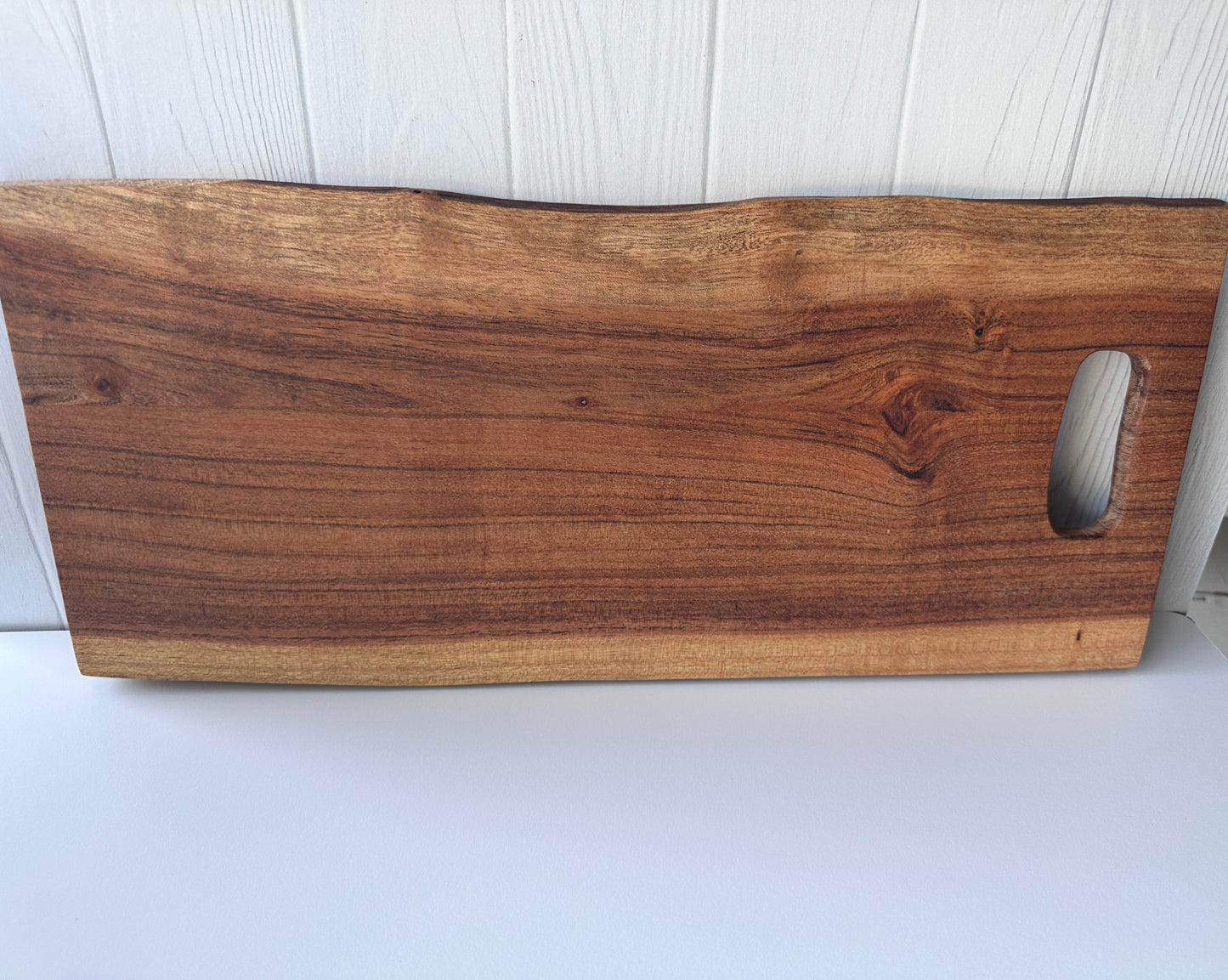 ACACIA CUTTING BOARD